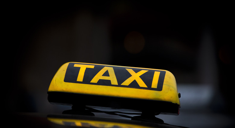 Vijf aanhoudingen voor megafraude met failliet taxibedrijf.